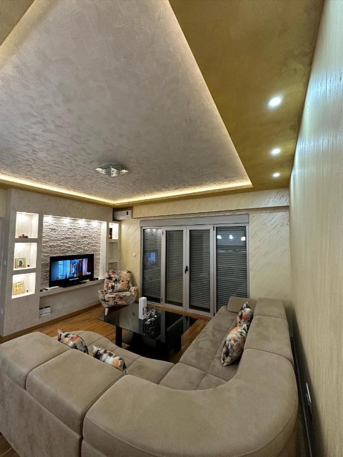 Lux Rafailovici Apartment